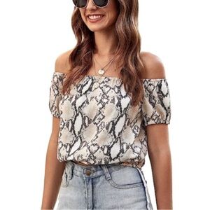 Off the Shoulder Snake Print Crop Top, M